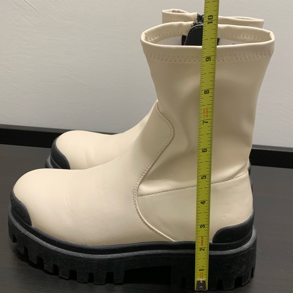 FOREVER 21 NWOT Faux Leather Lug Boots - Picture 7 of 10
